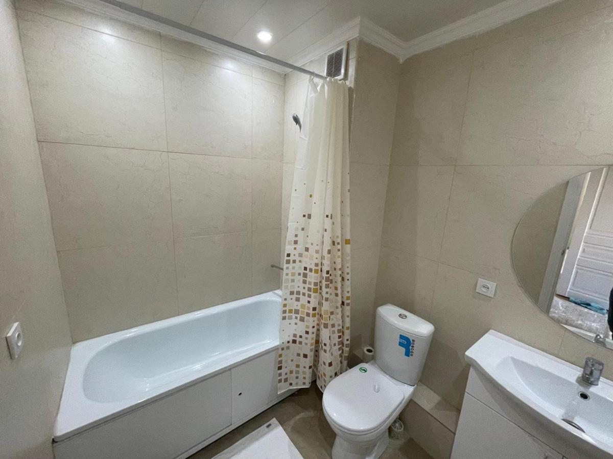 Apartment In Almaty Eksteriør bilde