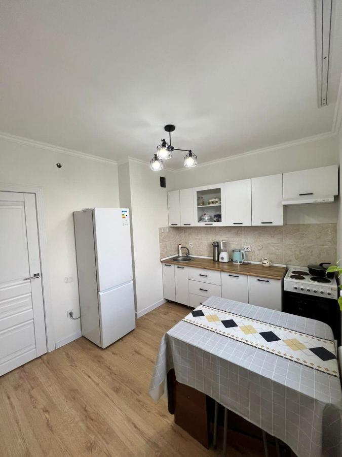 Apartment In Almaty Eksteriør bilde
