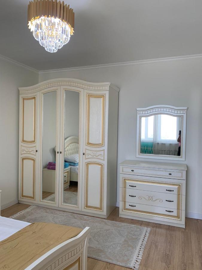 Apartment In Almaty Eksteriør bilde